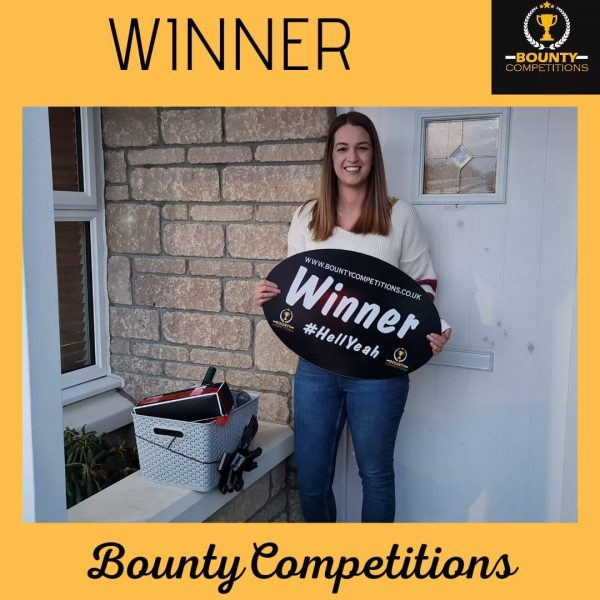 Won a Valentines Bundle with a Hamper from Maisy Moo Candles