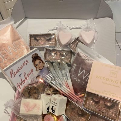 Ultimate Cosmetic Box by Julia Stronach