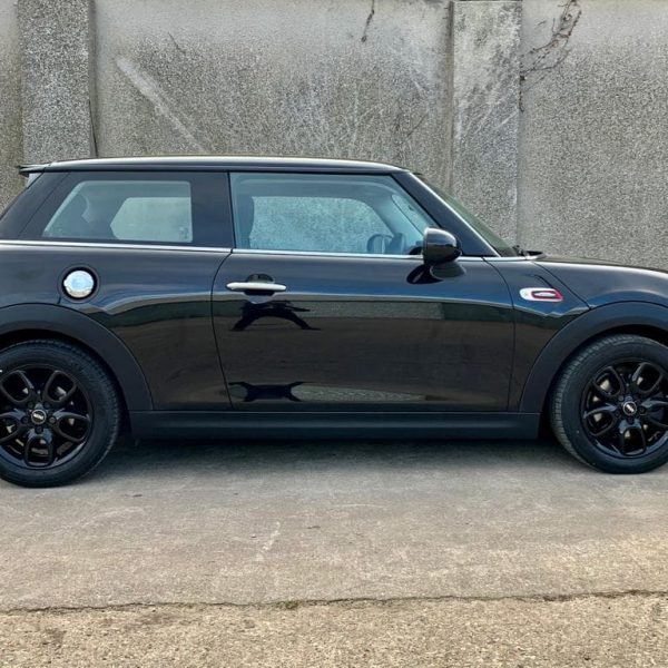 MINI Cooper S 2.0 Automatic (2018) (DRAWN 31.03.21)