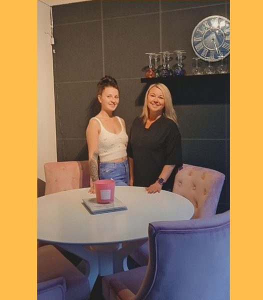 White Round Dining Table with 4 Pink Velvet Dining Chairs!!