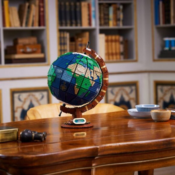 Lego - The Globe 21332 (DRAWN 29.03.22)