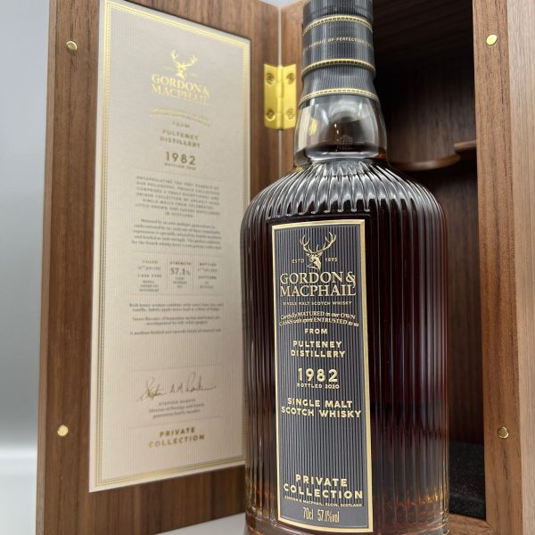 Gordon & MacPhail - Private Collection - Pulteney Distillery 1982 (DRAWN 06.04.22)