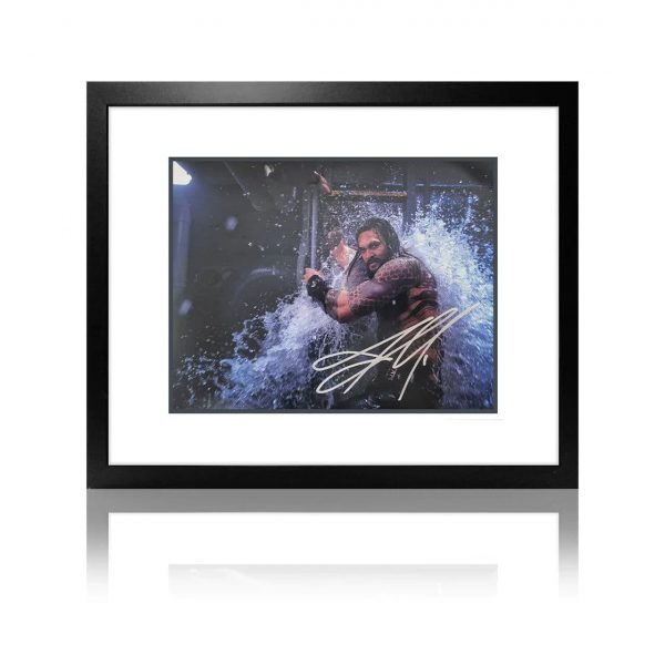 JASON MOMOA AQUAMAN SIGNED FRAMED DISPLAY (DRAWN 26.08.22)