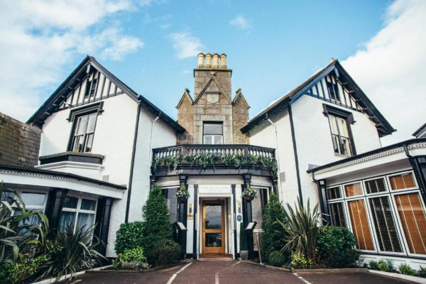 1 night stay for 2 at the Palm Court Hotel – Aberdeen – Includes Dinner & Breakfast #2 (DRAWN 29.08.22)