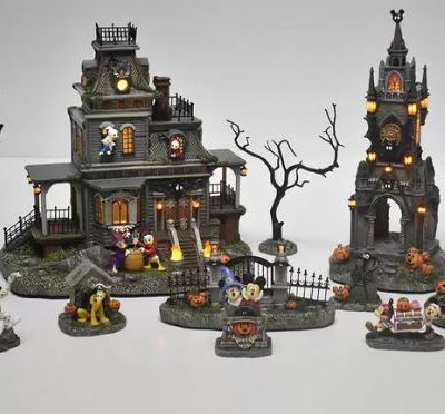 Disney Halloween 12 Piece Village Scene with LED Lights and Sounds (DRAWN 22.08.22)