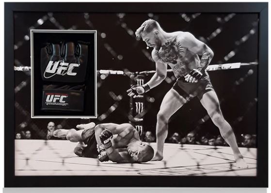 CONOR MCGREGOR SIGNED UFC MITT DISPLAY (DRAWN 24/08/22)