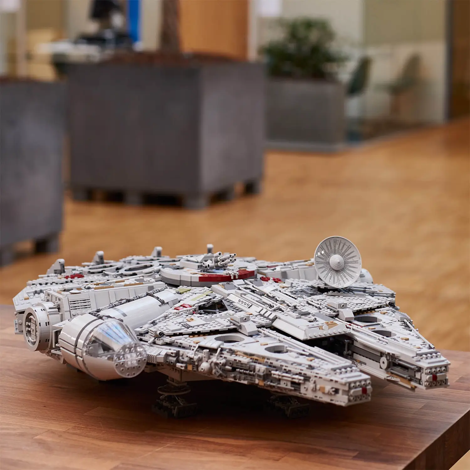 Lego millennium best sale falcon 2017