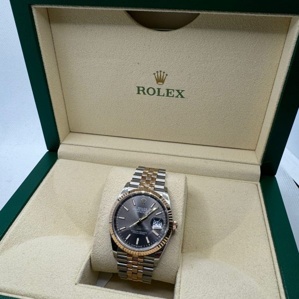 Won Rolex Datejust 36 Oyster, 36 mm, Oystersteel and Everose gold ⌚