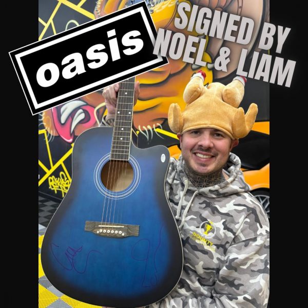 Won 🎸Signed Noel & Liam Gallagher Guitar With Light Up Display Case🎸