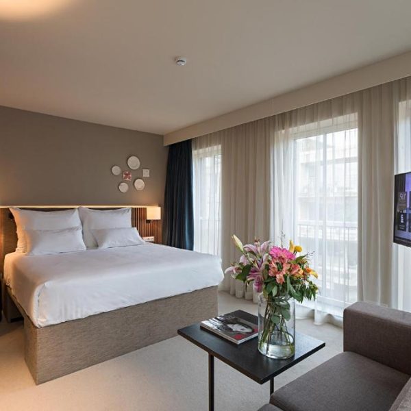 🌆 3 Day Christmas Amsterdam City Break for 2 & £200 Cash 🎄