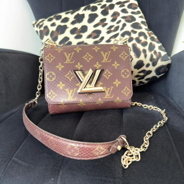 👜**RARE** LIMITED EDITION LOUIS VUITTON TWIST BAG 👜